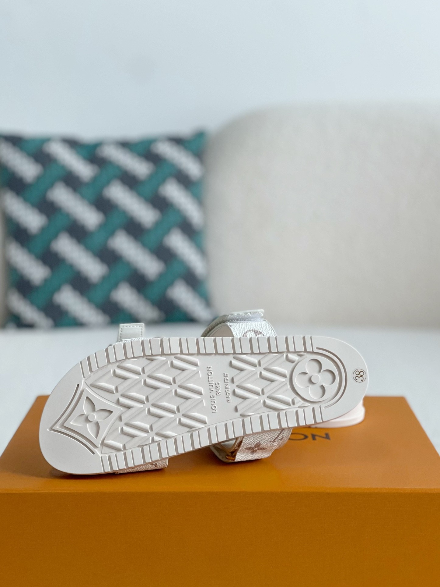 L X V SLIPPERS detail 5