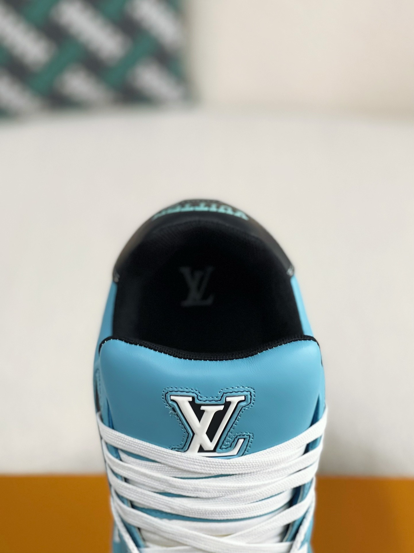 L X V SNEAKERS detail 9