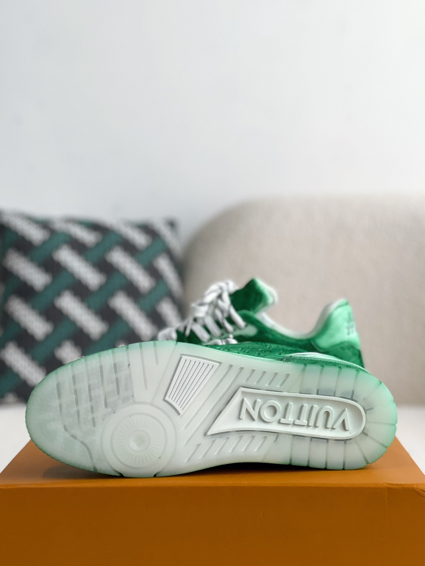 L X V TRAINER SNEAKERS detail 5