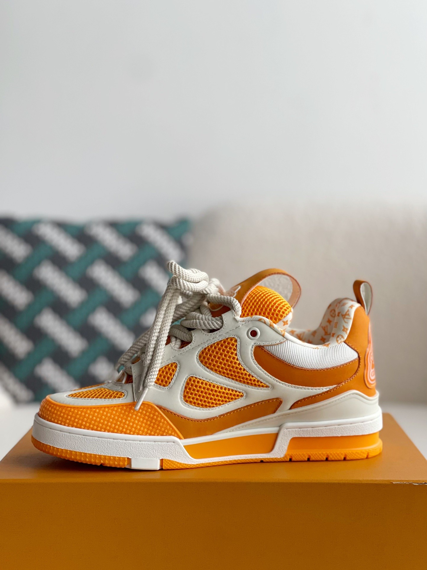 L X V Skate Sneaker detail 4