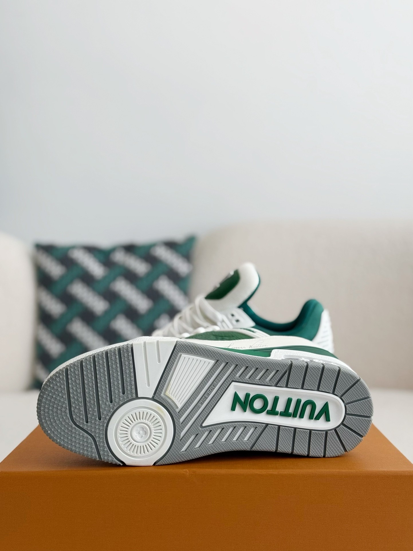 L X V TRAINER SNEAKERS detail 5