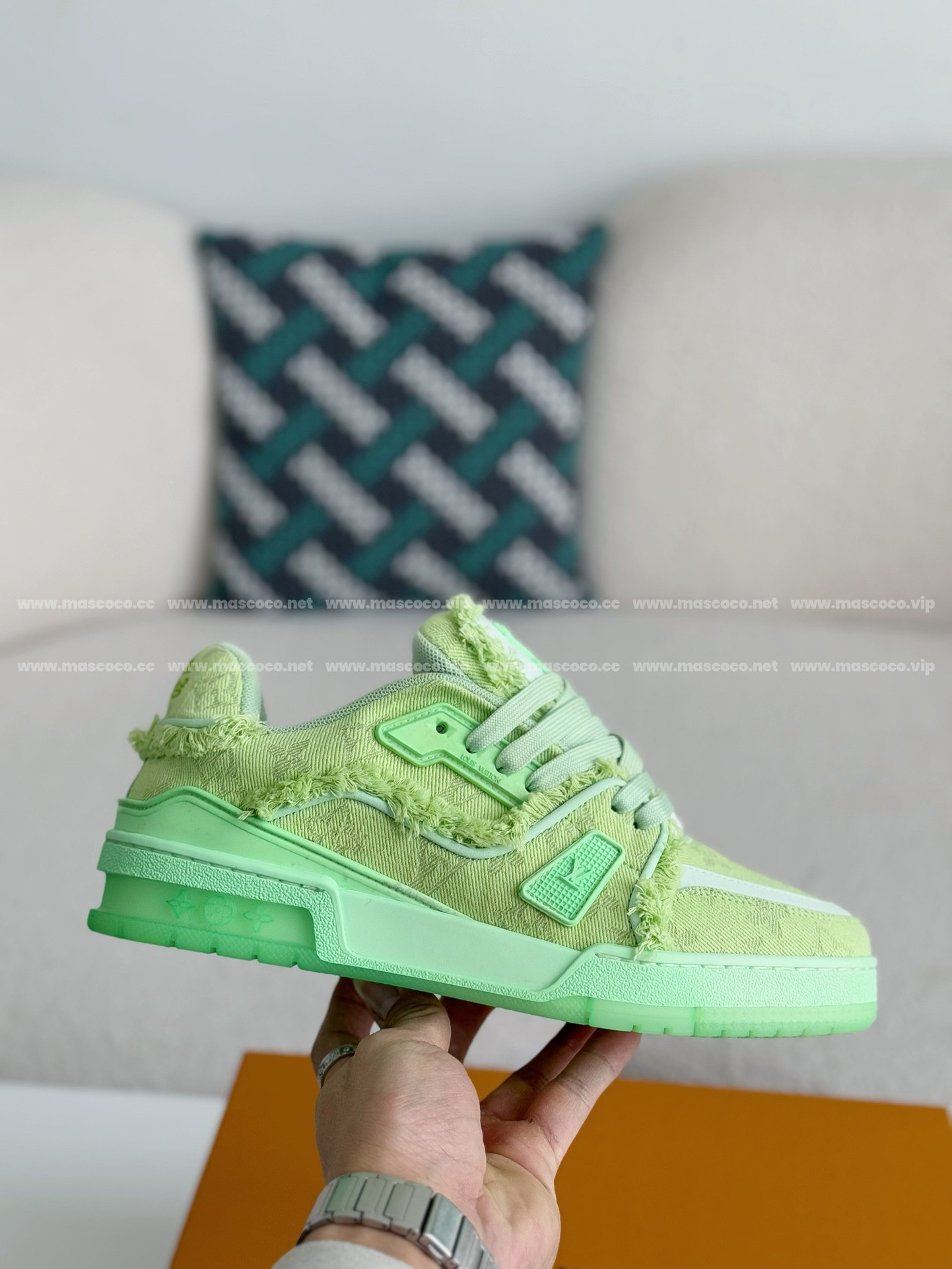 L X V TRAINER SNEAKERS detail 6