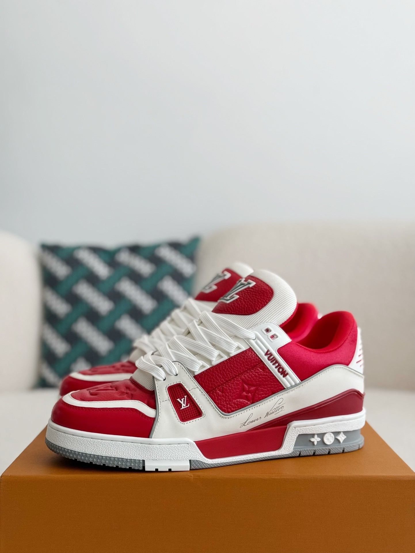 L X V TRAINER SNEAKERS