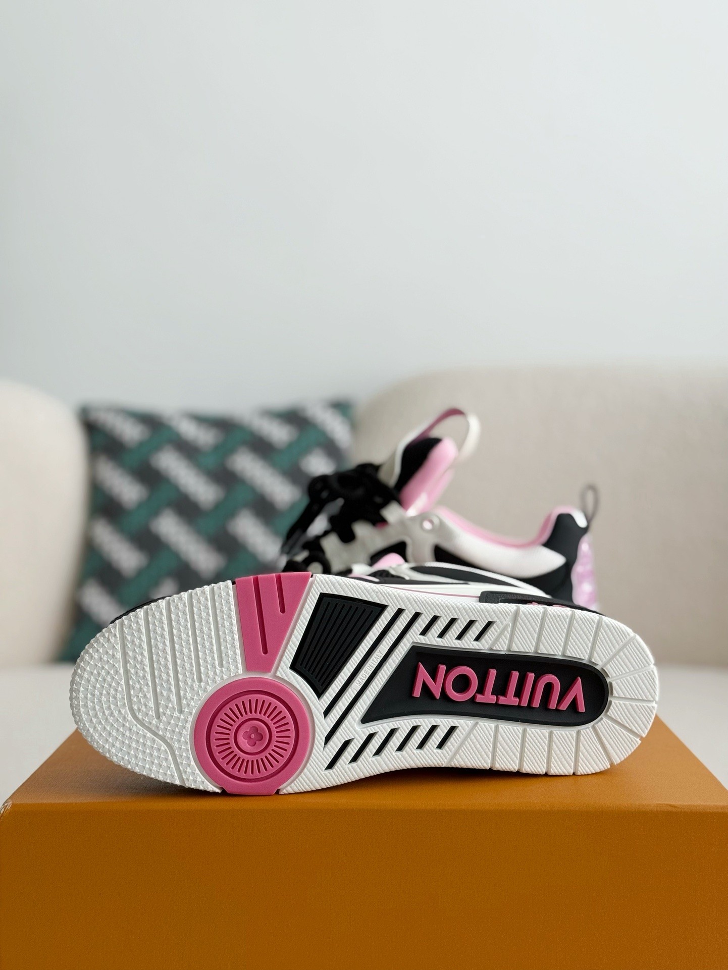 L X V RUNNER TATIC sneakers detail 5