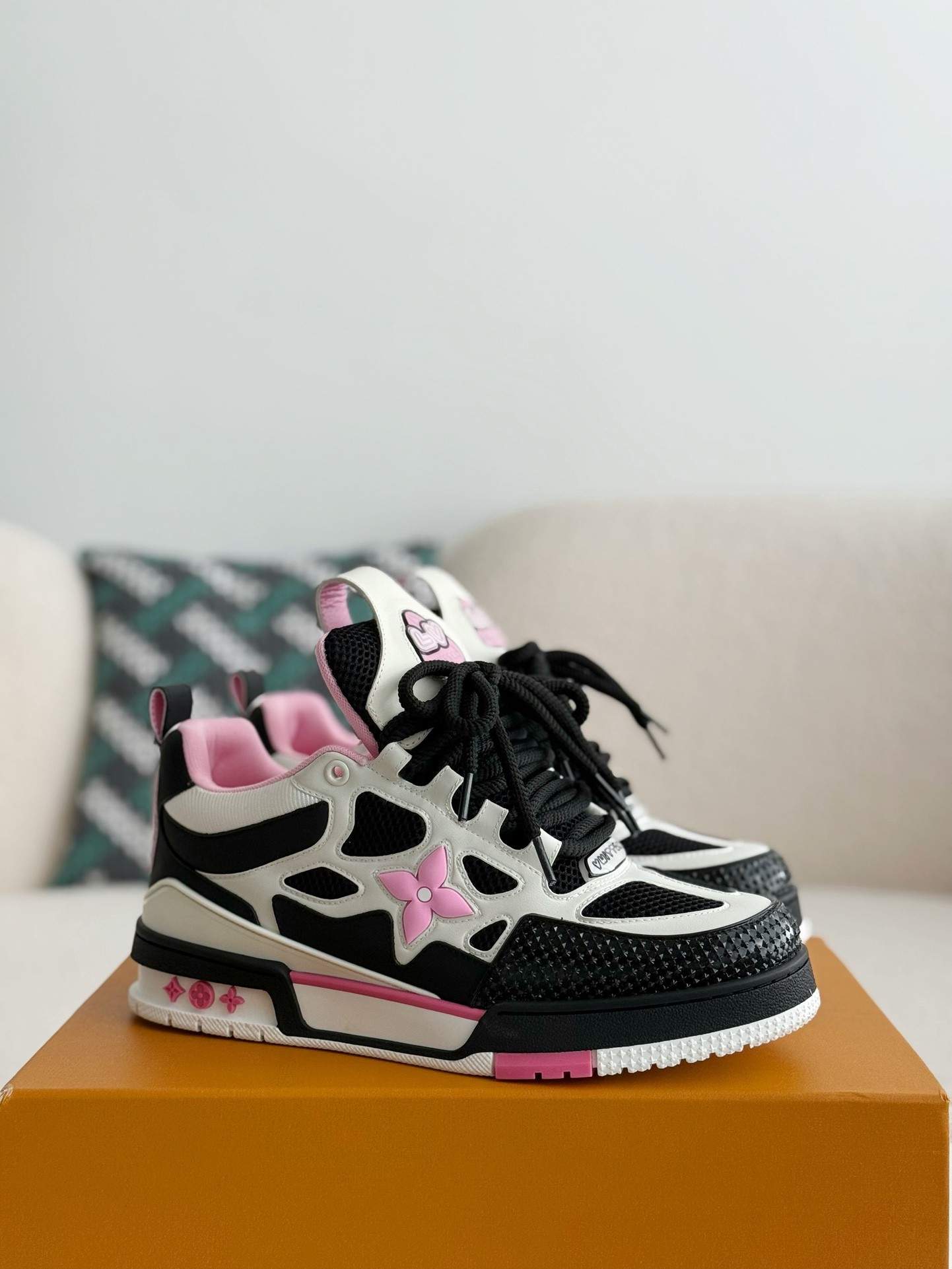 L X V RUNNER TATIC sneakers detail 2