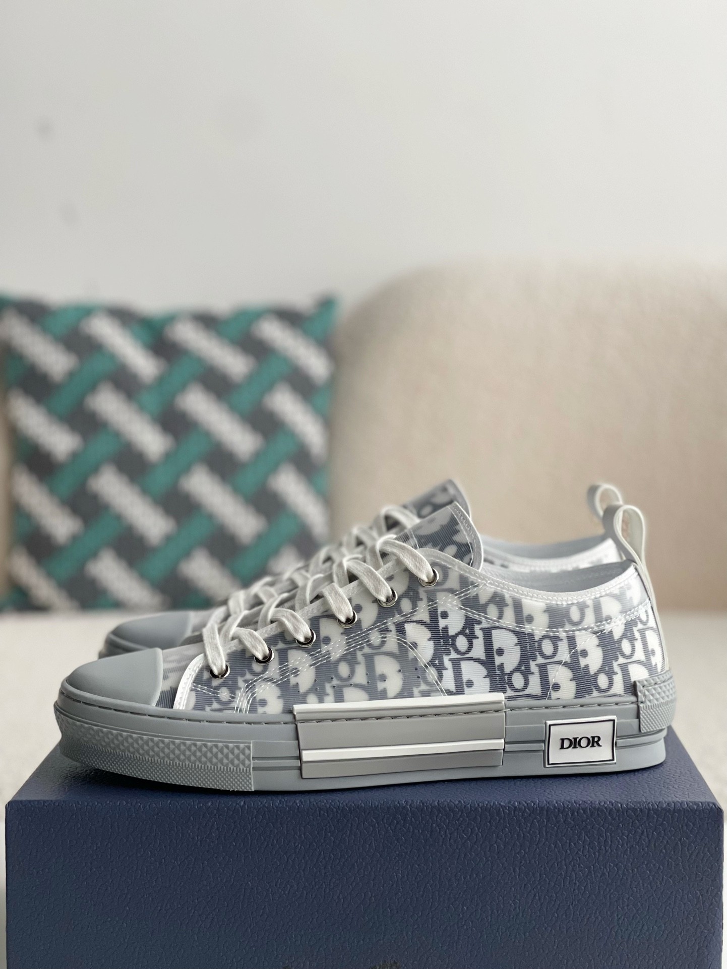DR B23  oblique Sneaker