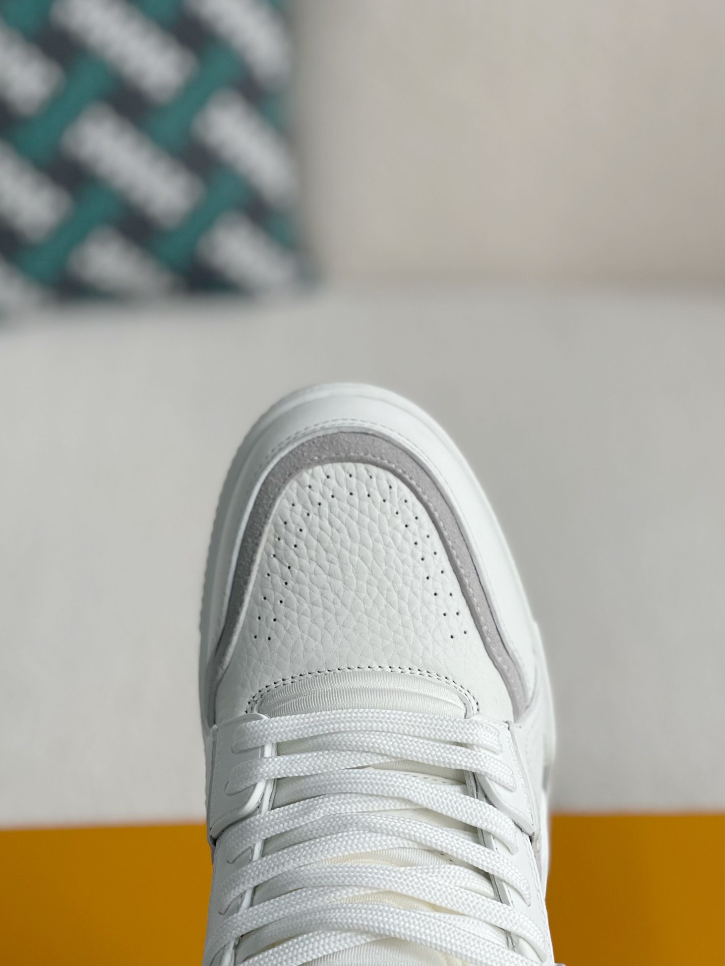 L X V SNEAKERS detail 8