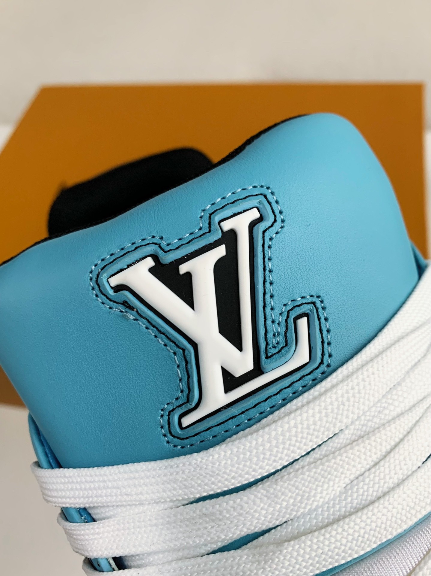 L X V SNEAKERS detail 10