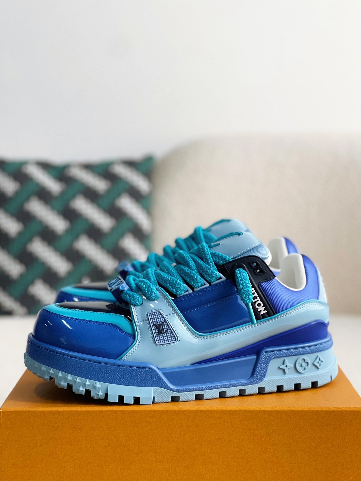 L X V TRAINER MAXI  SNEAKERS