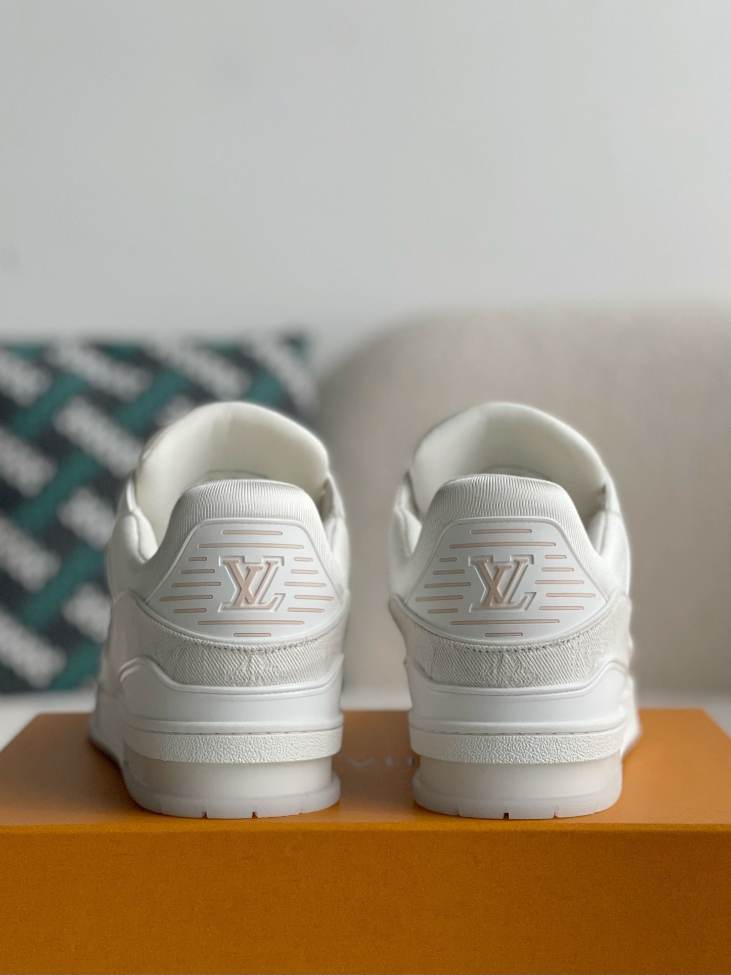 L X V TRAINER 1A8FN8 Sneakers detail 3