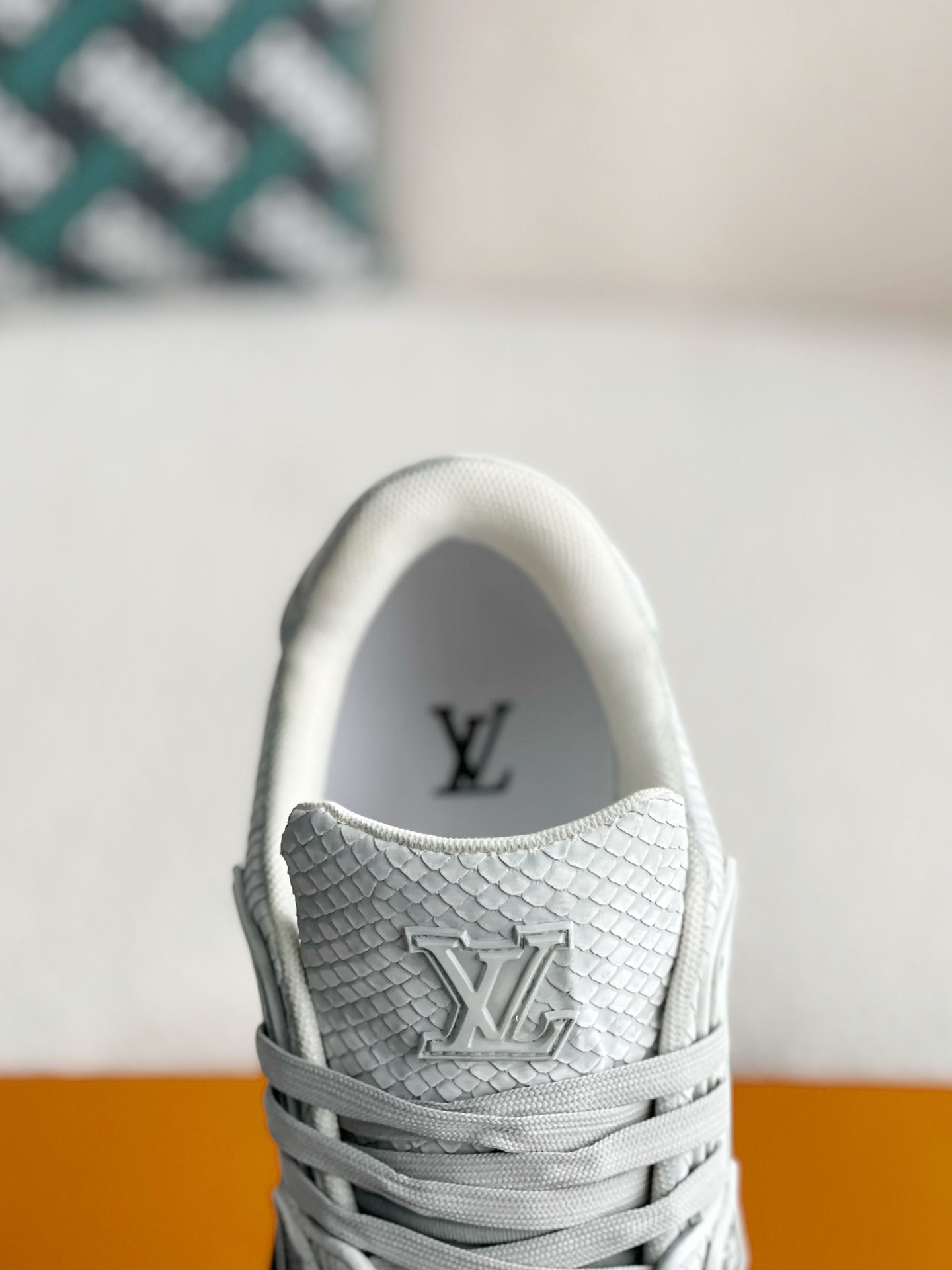 L X V SNEAKERS detail 9