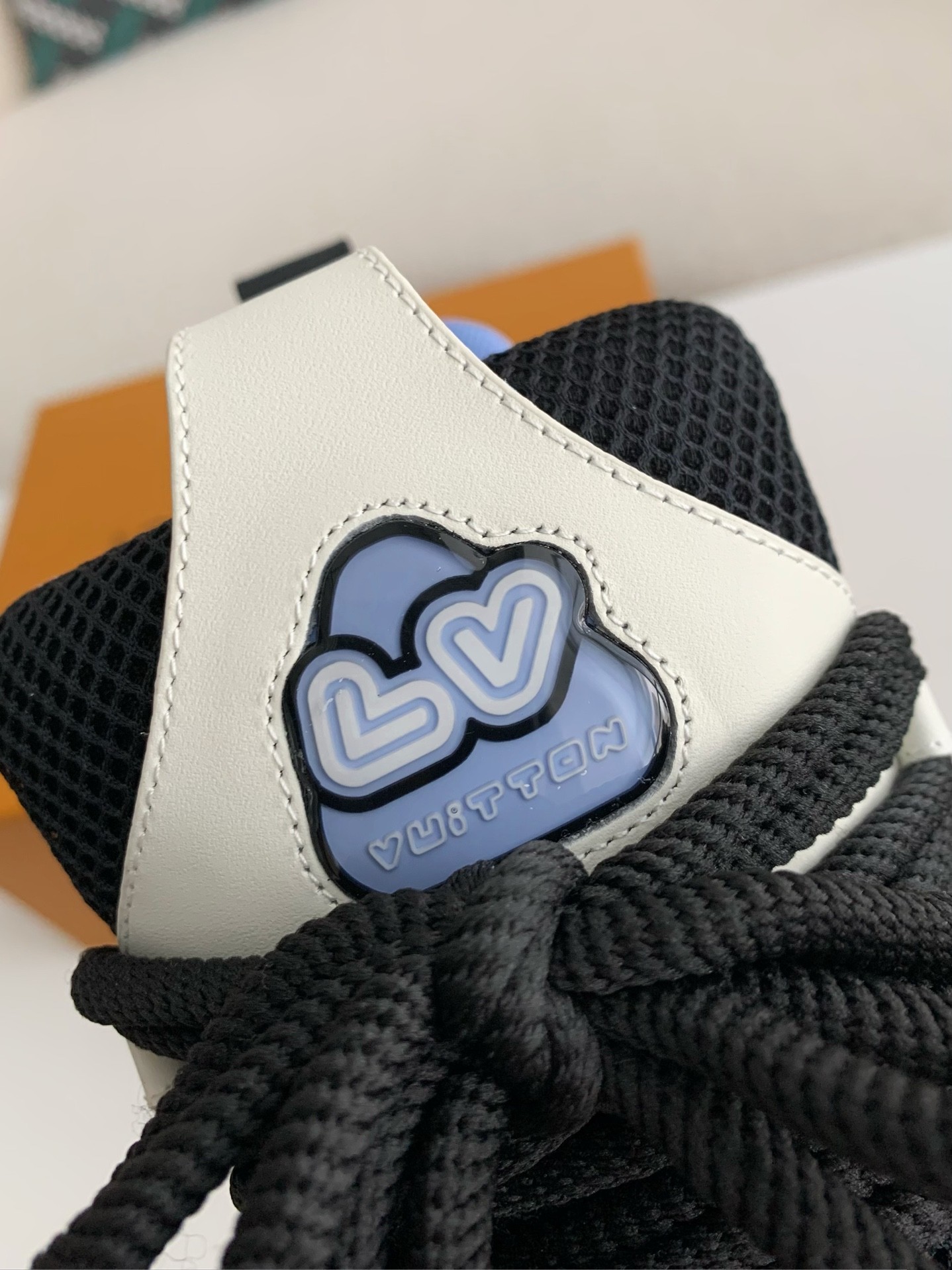 L X V RUNNER TATIC sneakers detail 10