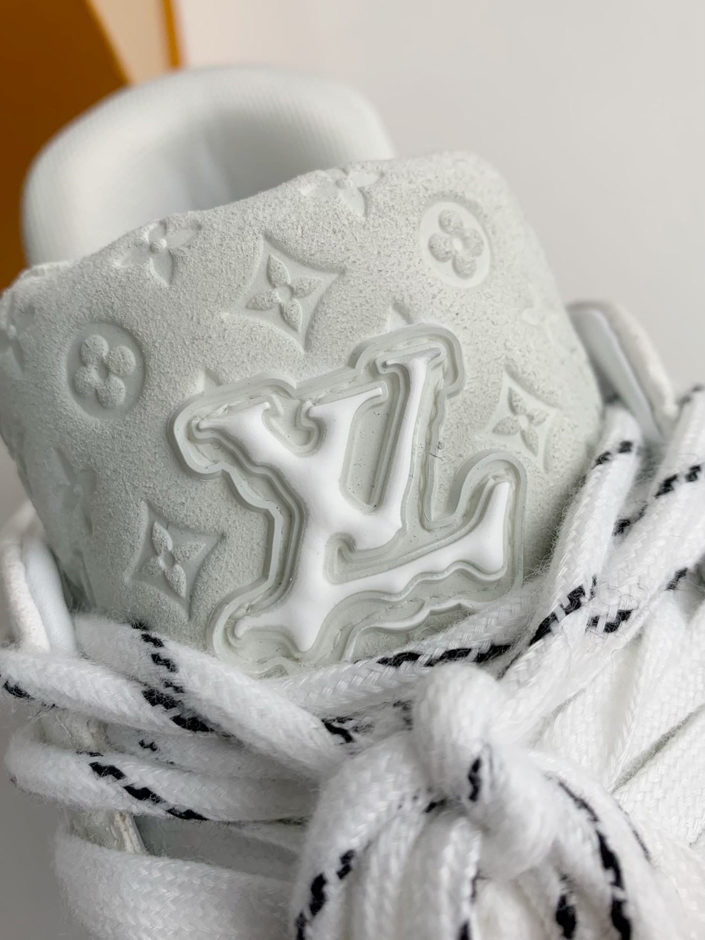 L X V TRAINER SNEAKERS detail 10