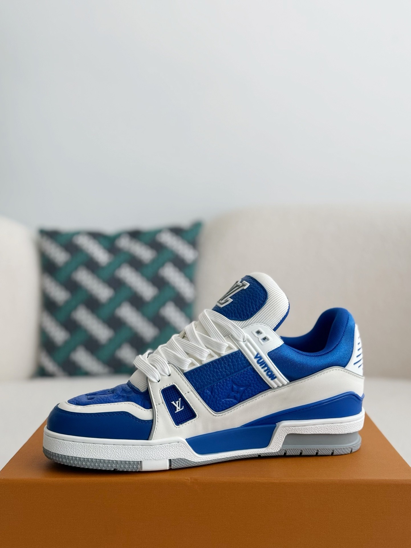 L X V TRAINER SNEAKERS detail 4