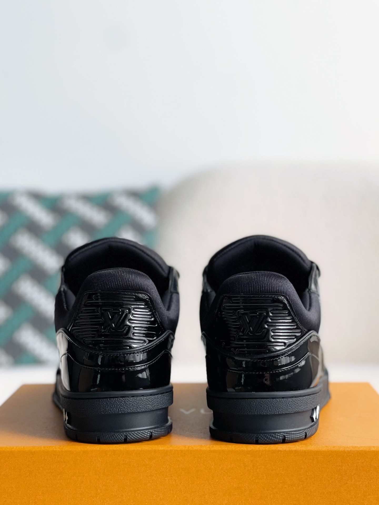 L X V SNEAKERS detail 6