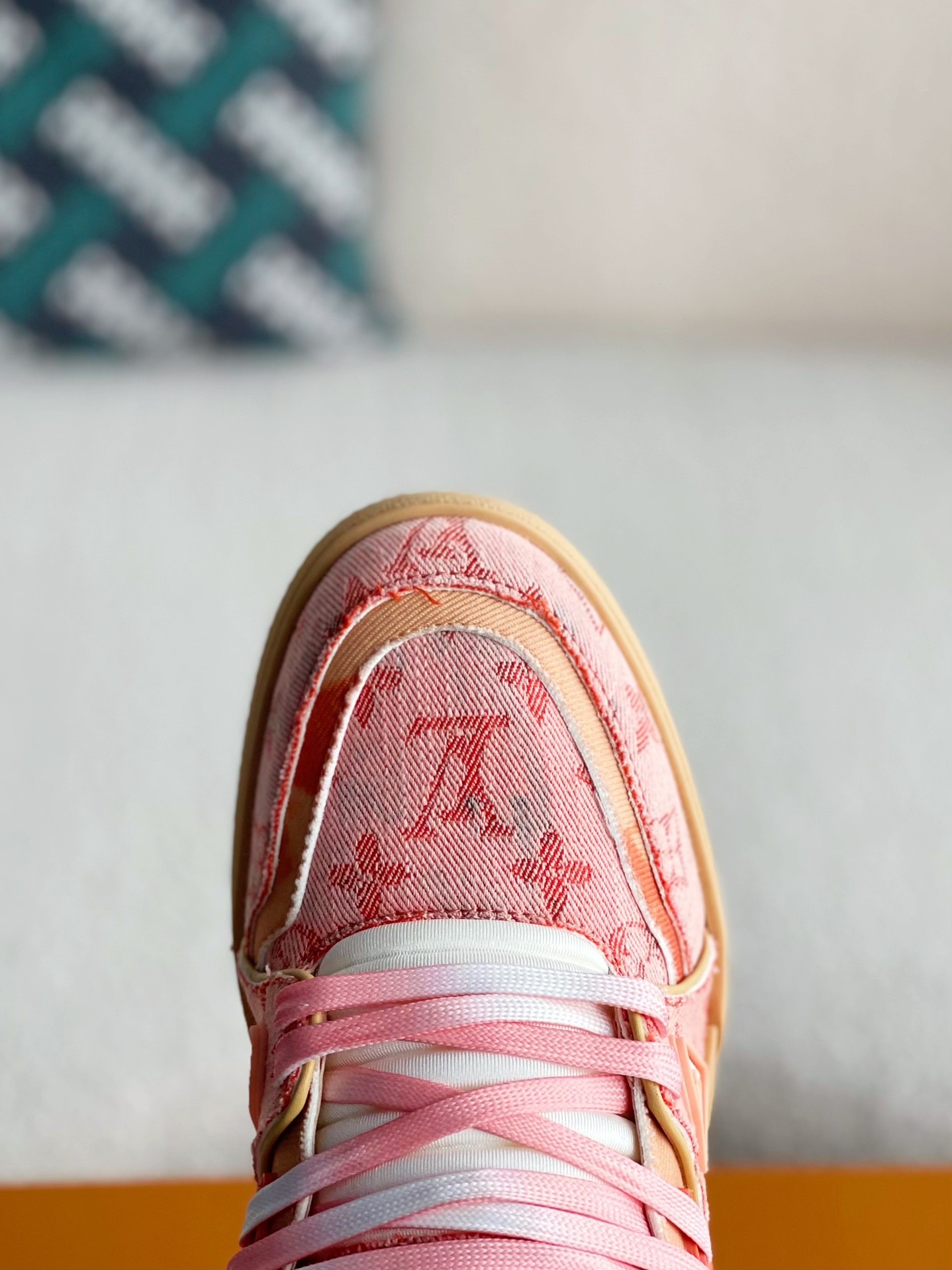 L X V TRAINER SNEAKERS detail 8