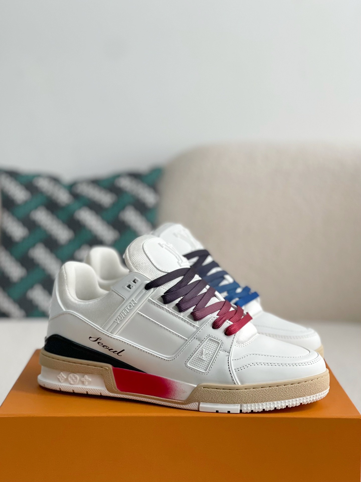 L X V TRAINER SNEAKERS detail 2