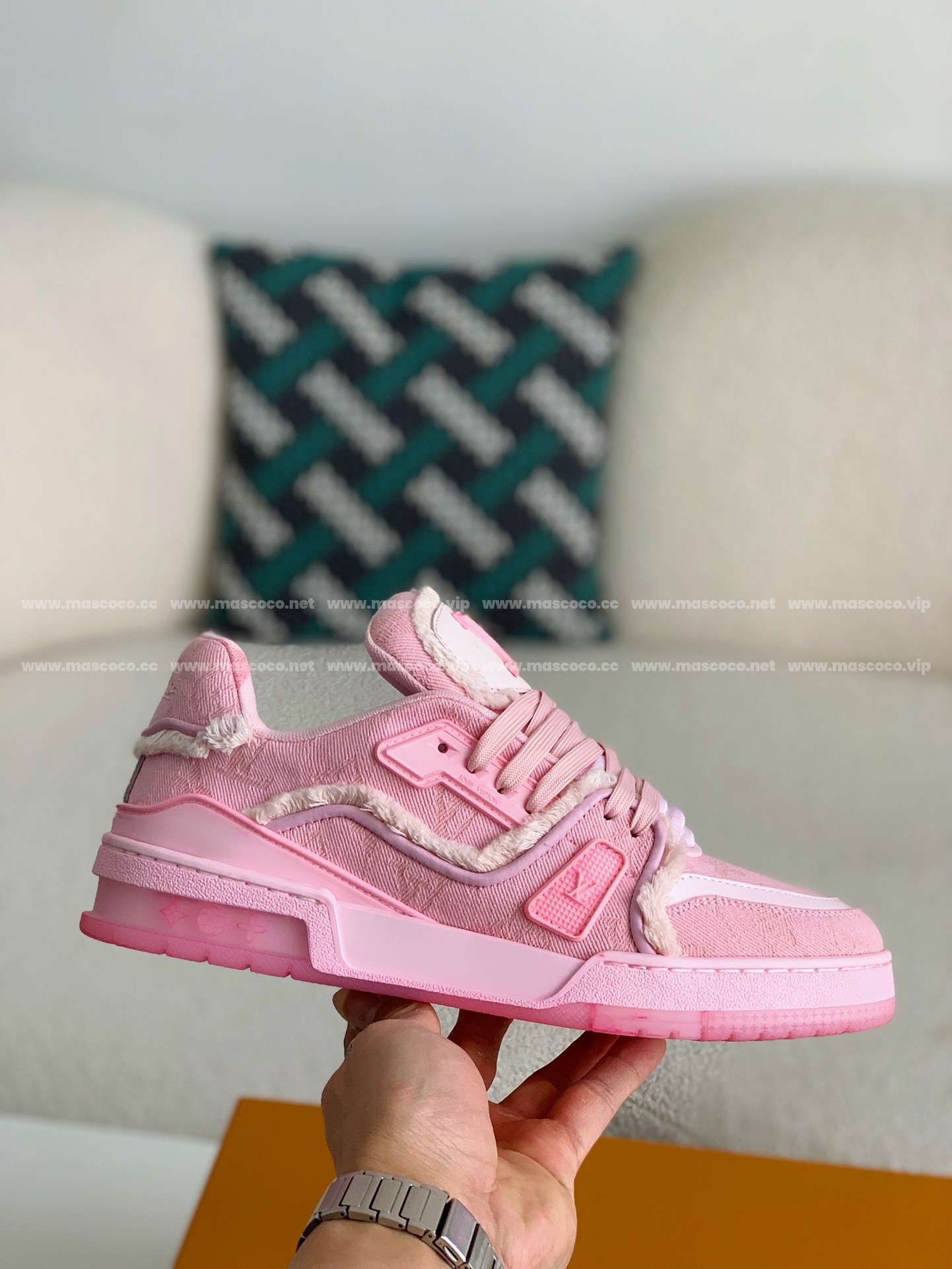 L X V TRAINER SNEAKERS detail 6