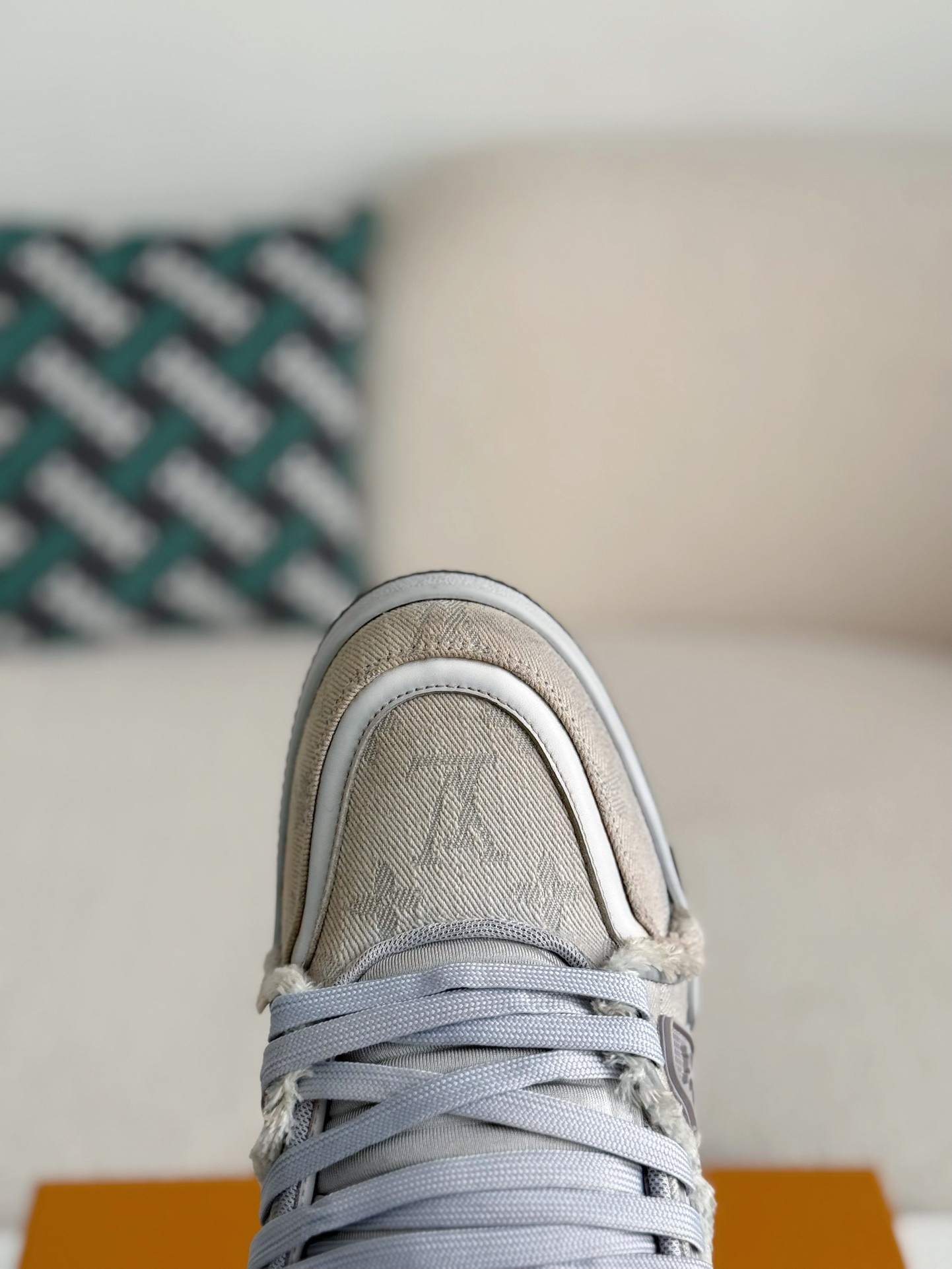 L X V TRAINER SNEAKERS detail 8