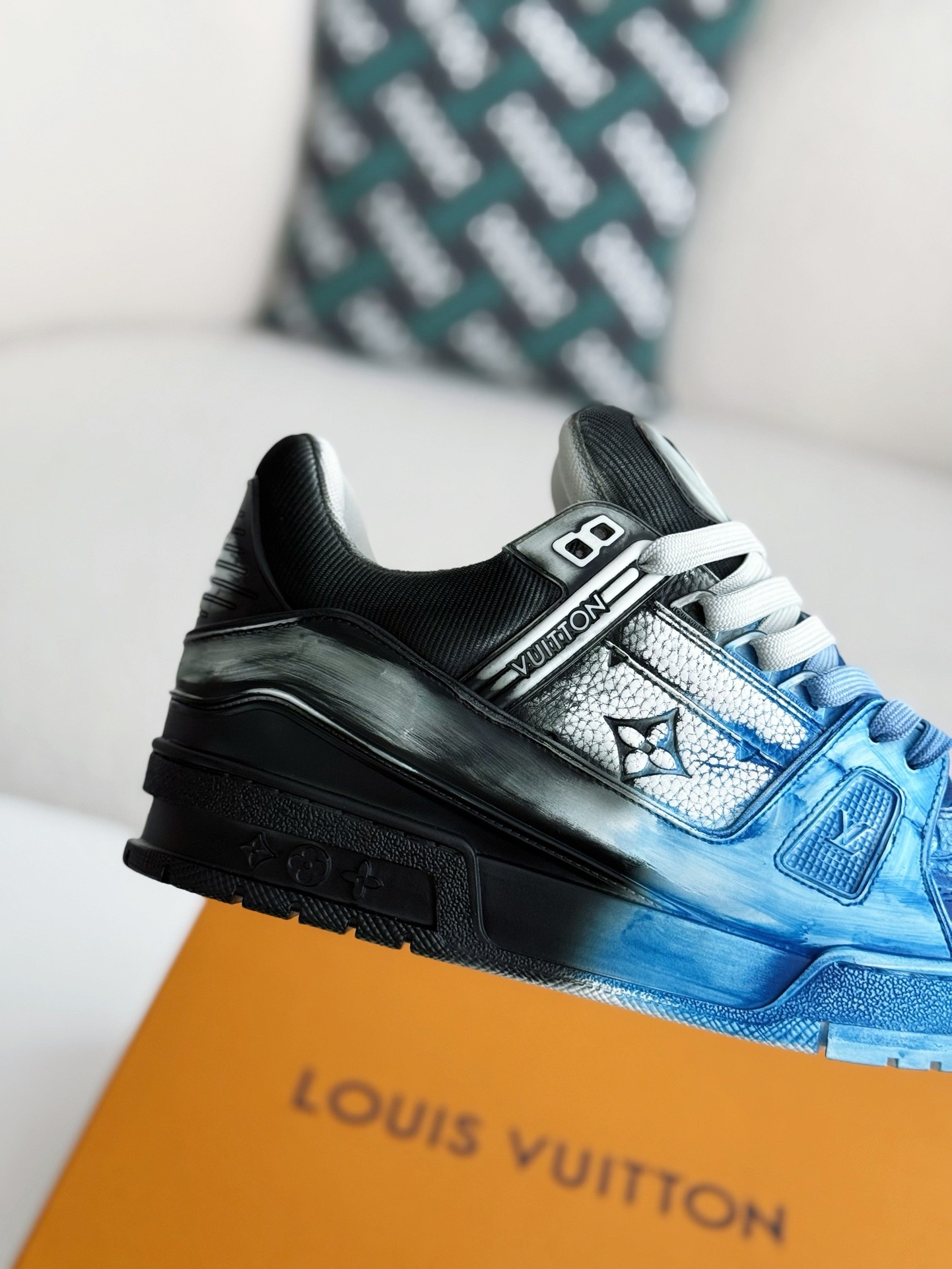 L X V TRAINER SNEAKERS detail 7
