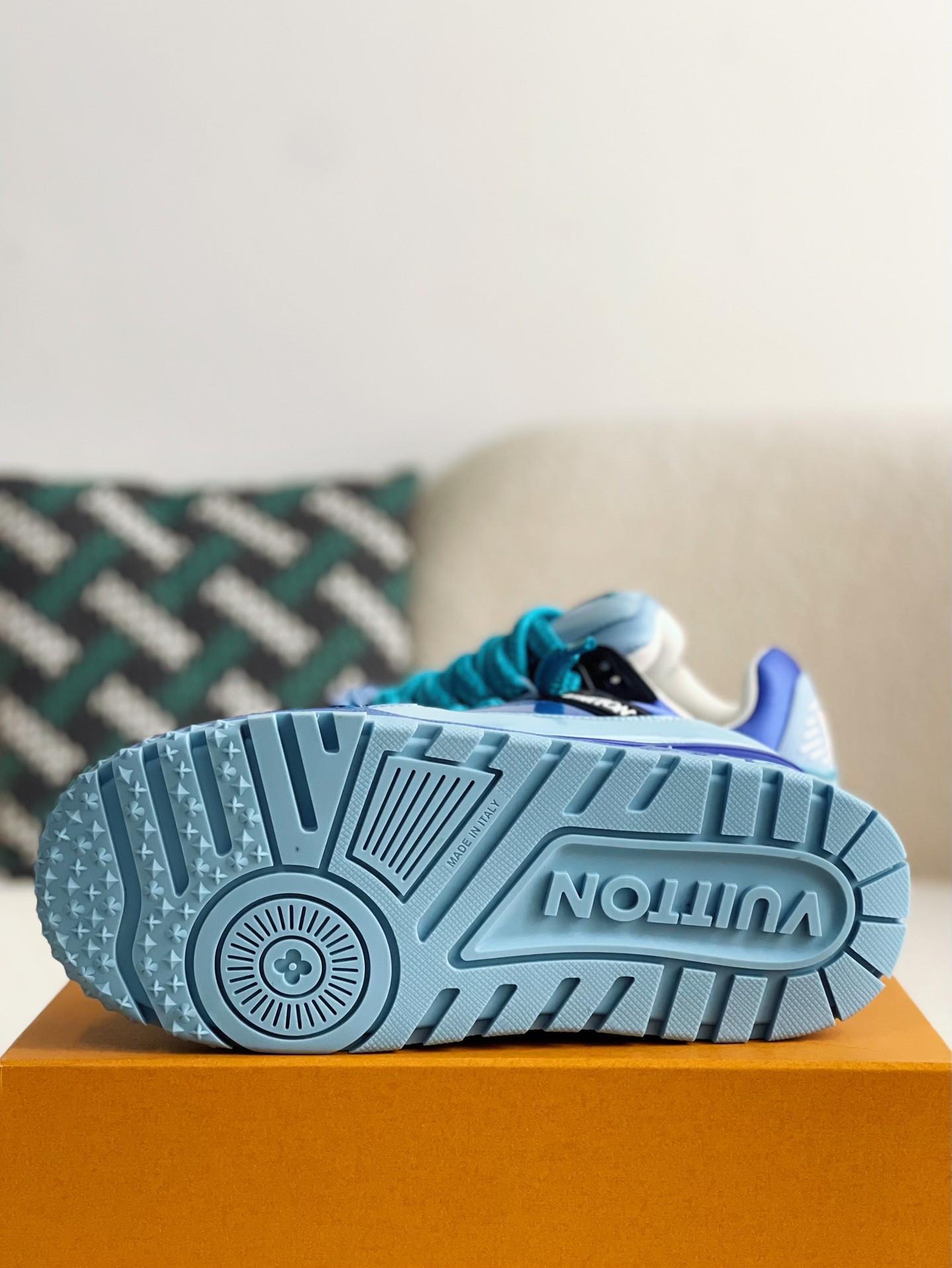 L X V TRAINER MAXI SNEAKERS detail 5