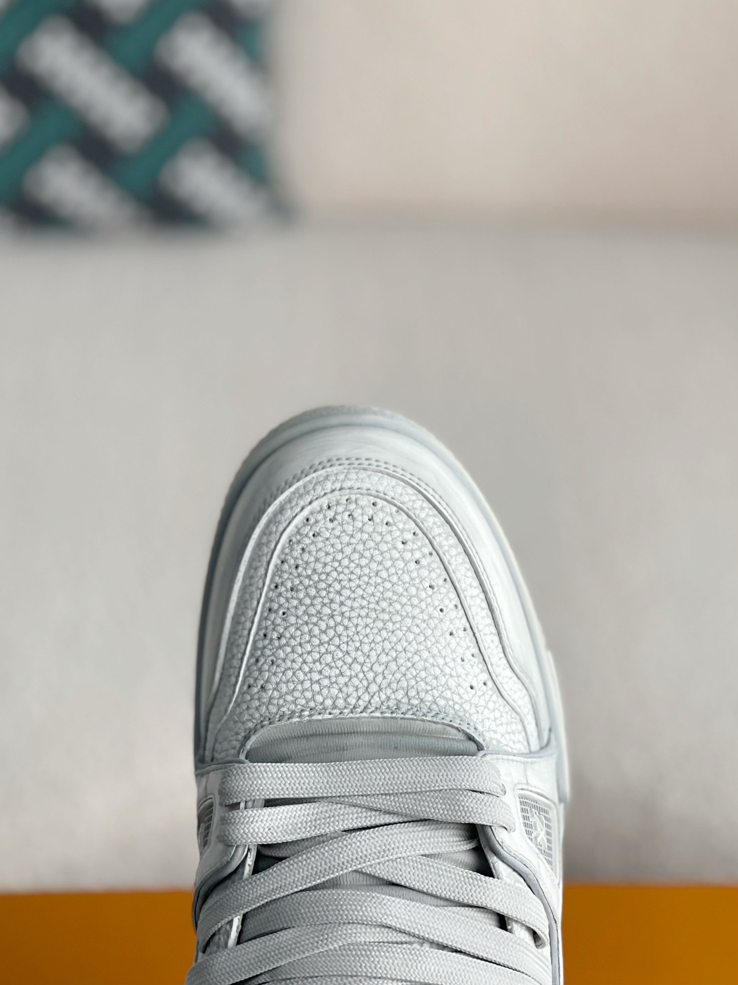 L X V SNEAKERS detail 9