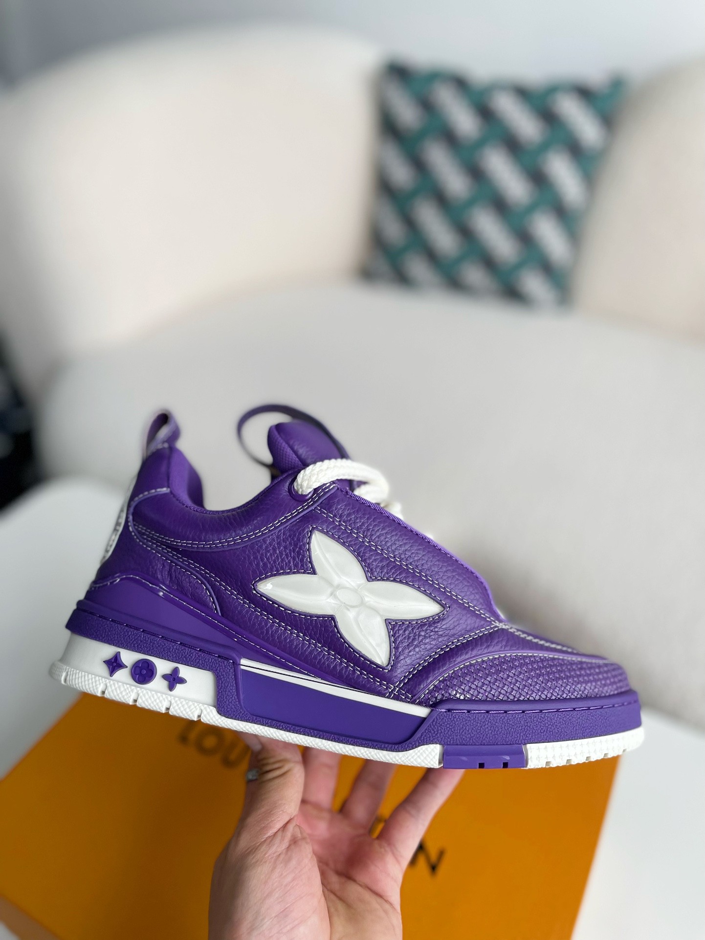L X V Skate Sneakers detail 6