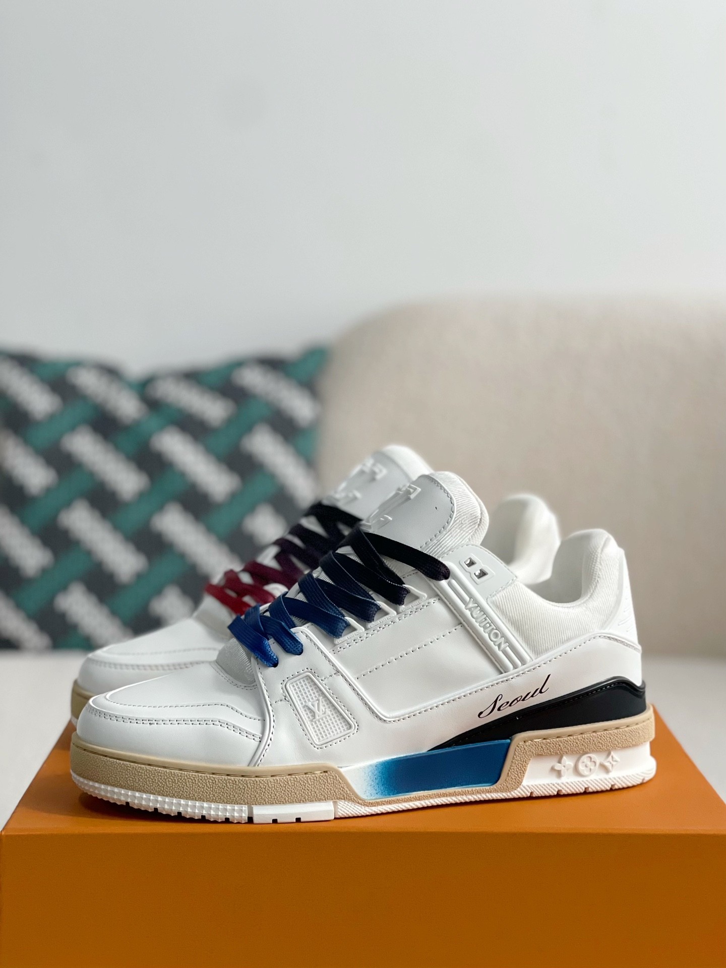 L X V TRAINER SNEAKERS