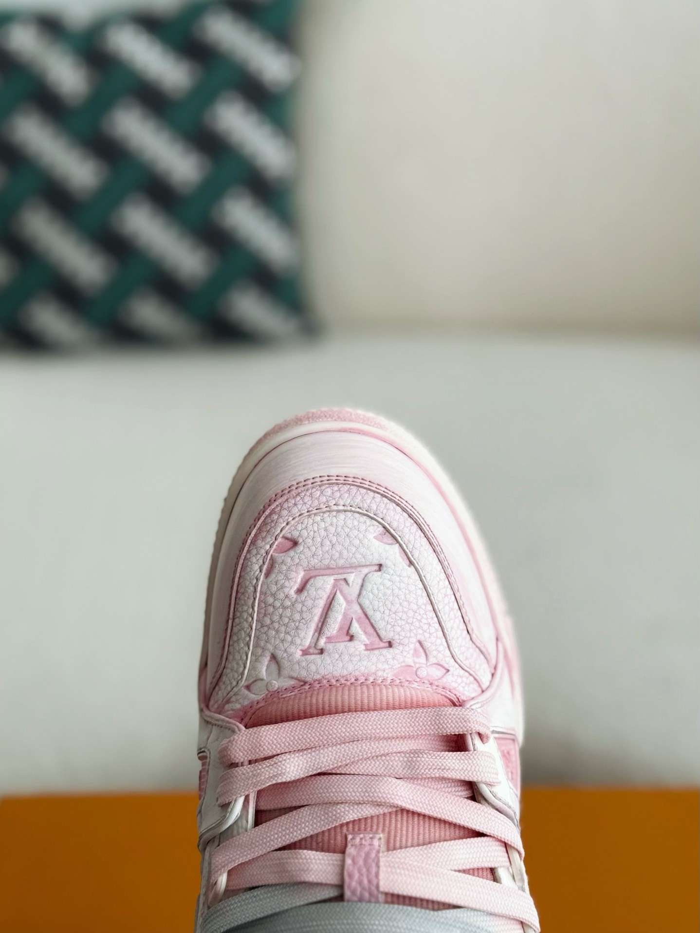 L X V TRAINER SNEAKERS detail 8