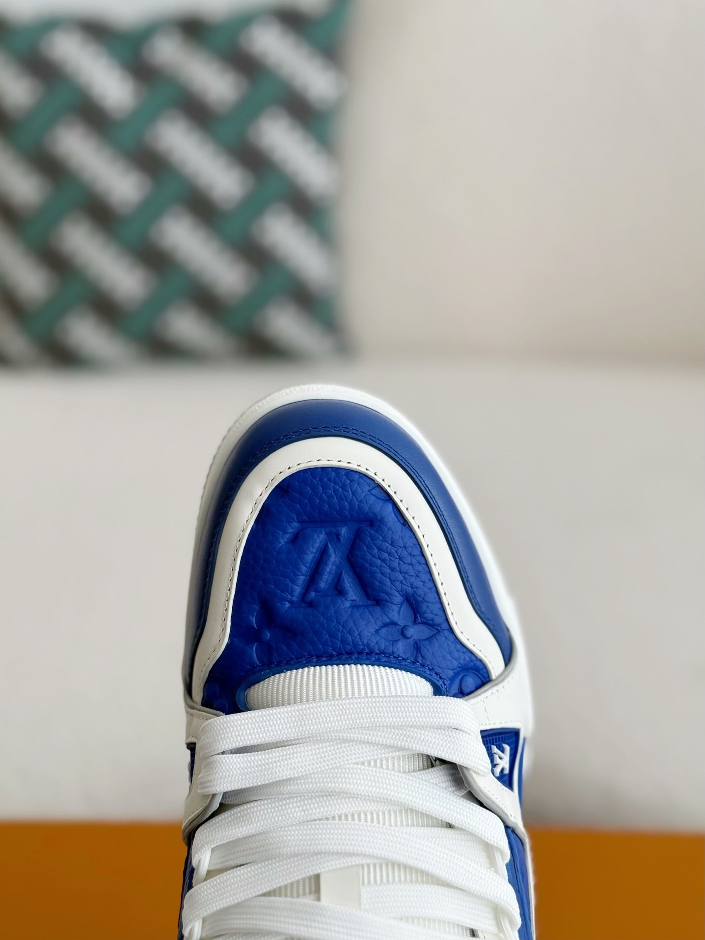 L X V TRAINER SNEAKERS detail 9