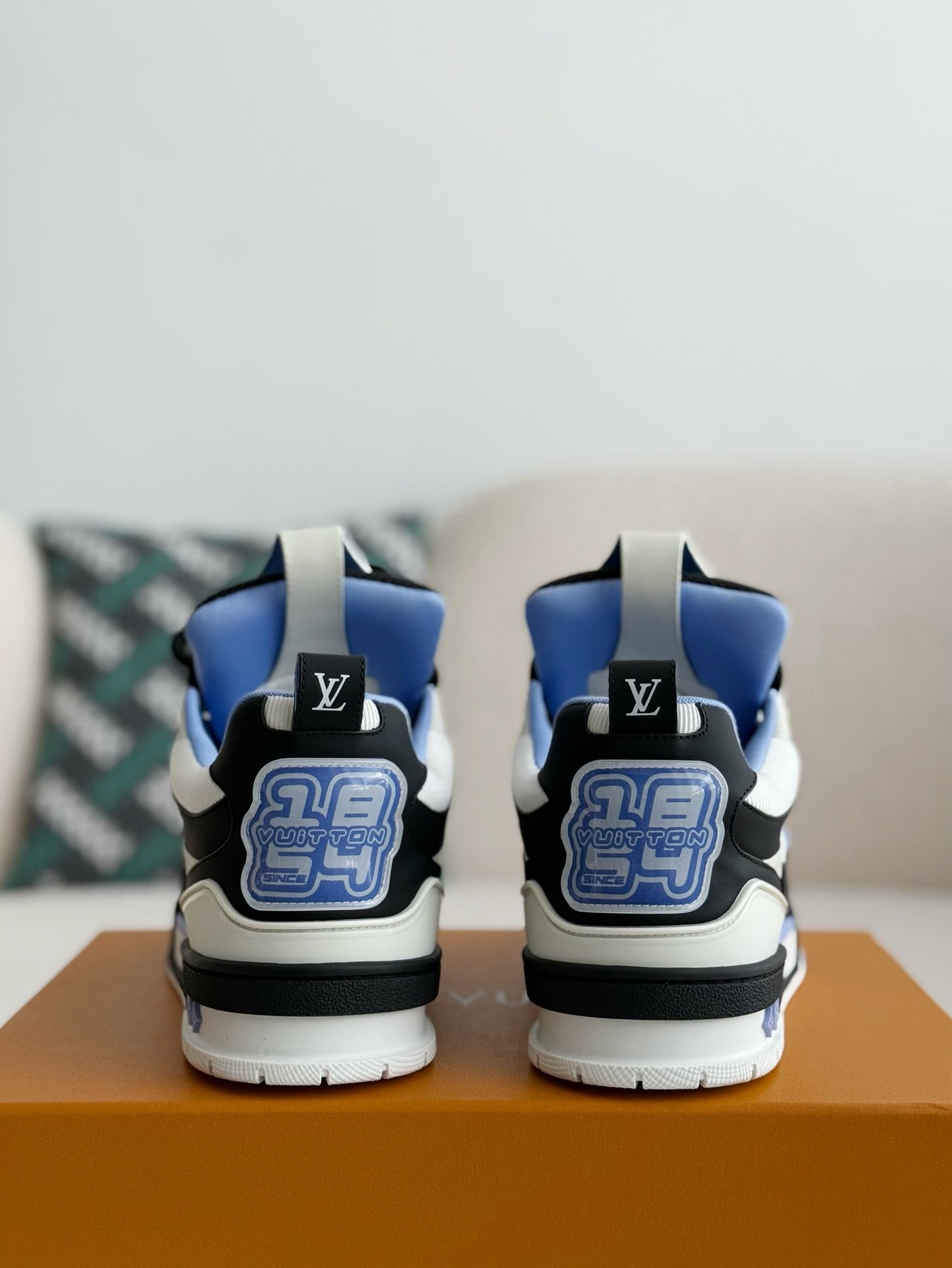 L X V RUNNER TATIC sneakers detail 3