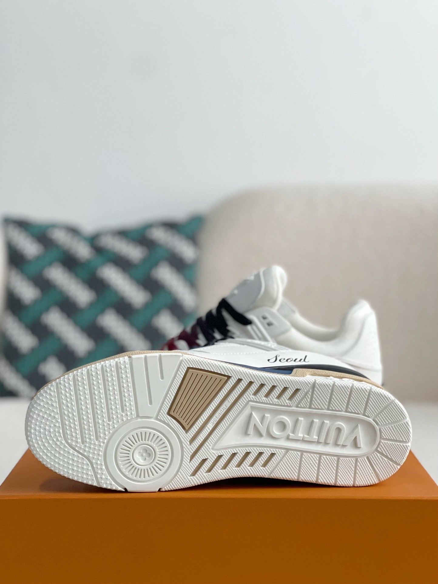 L X V TRAINER SNEAKERS detail 5