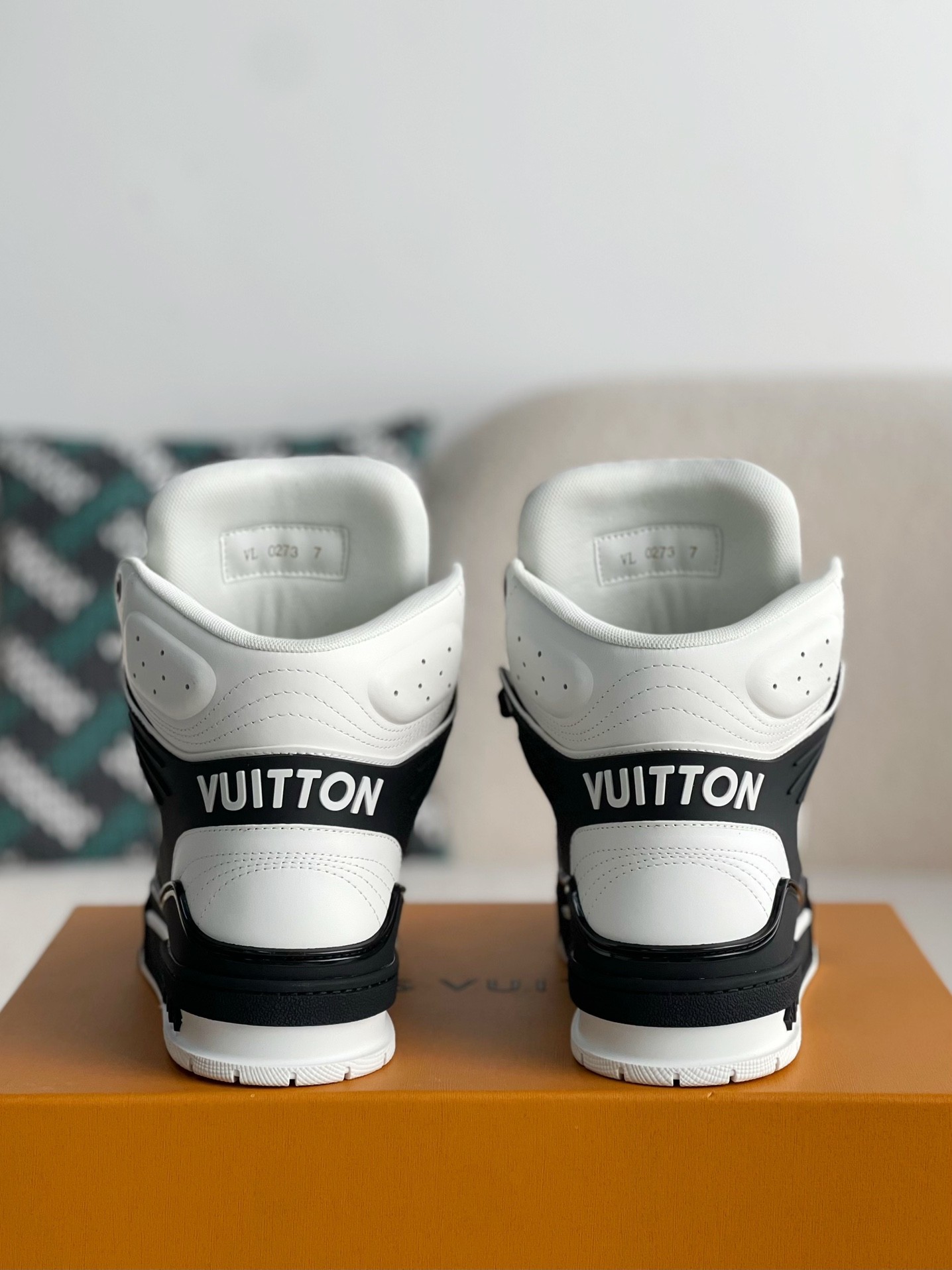 L X V TRAINER SNEAKERS(Men's style) detail 3