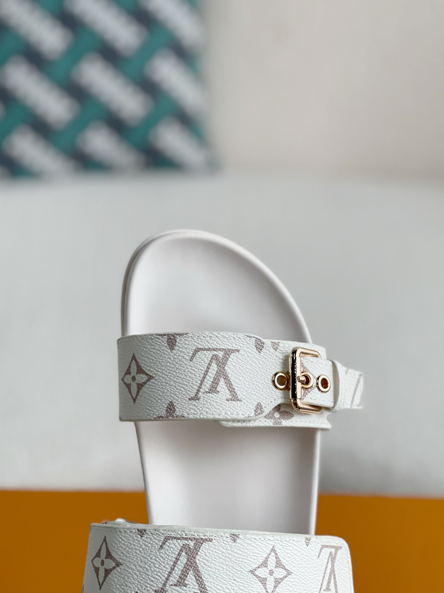 L X V SLIPPERS detail 9