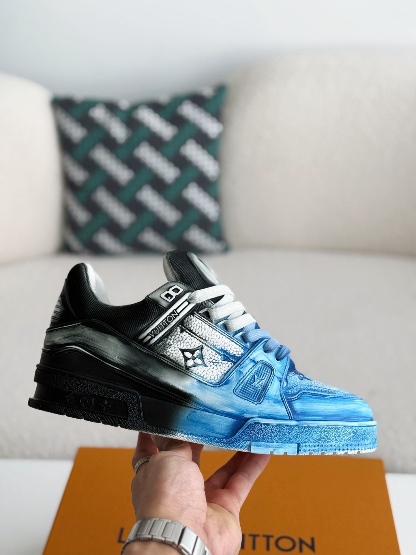 L X V TRAINER SNEAKERS detail 6
