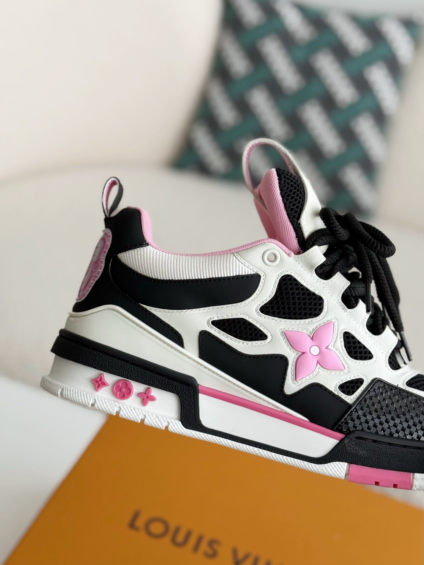 L X V RUNNER TATIC sneakers detail 7