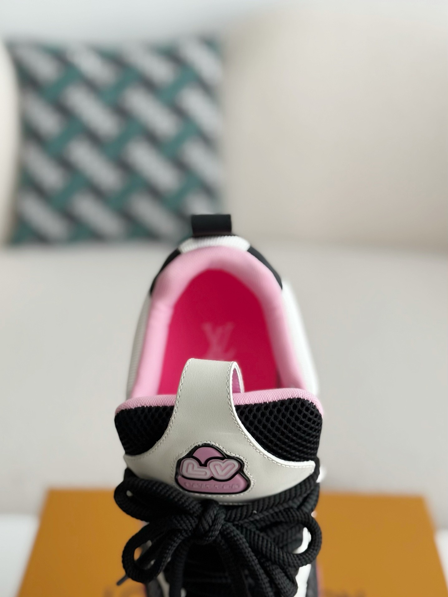 L X V RUNNER TATIC sneakers detail 8