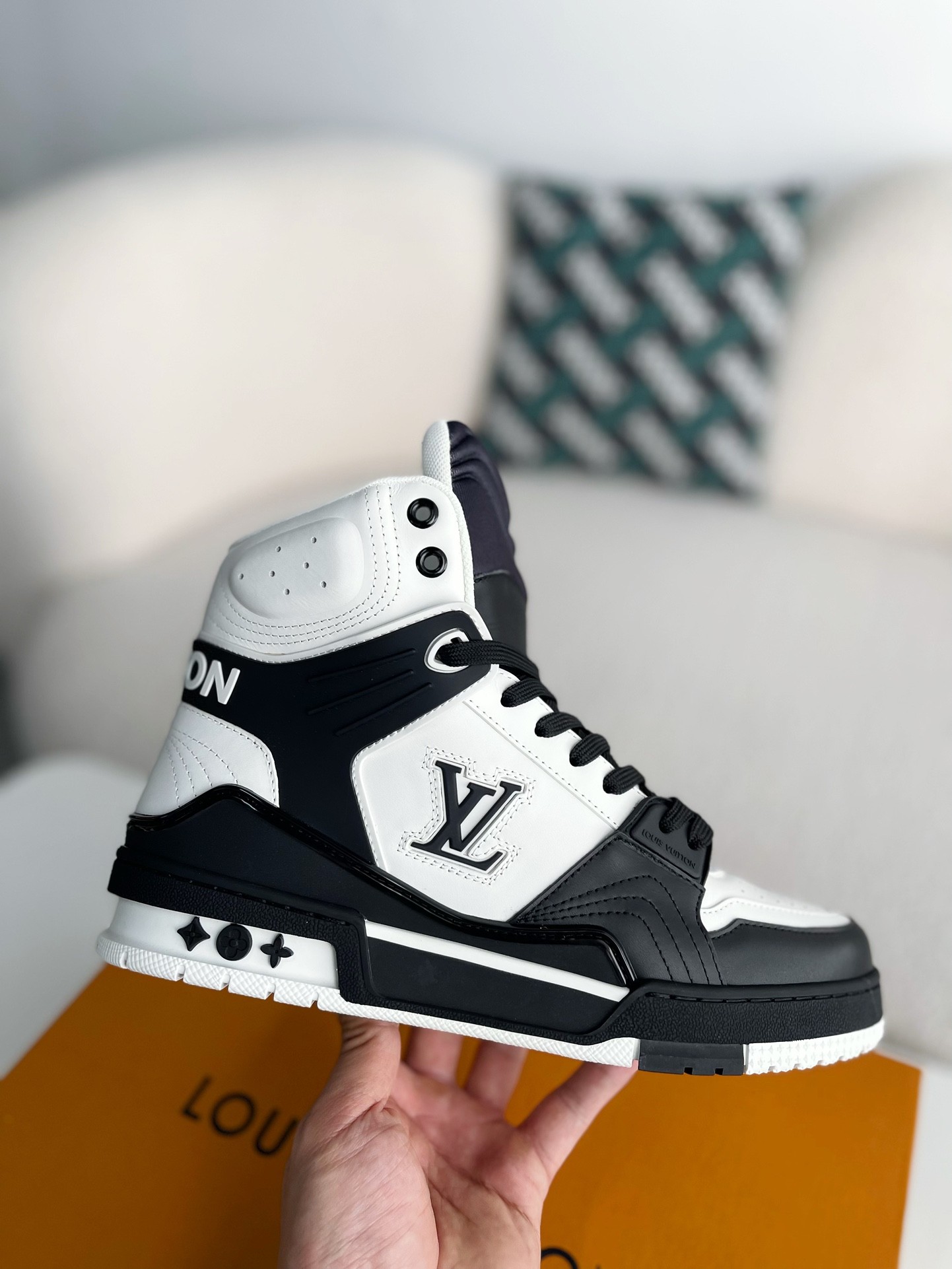 L X V TRAINER SNEAKERS(Men's style) detail 6