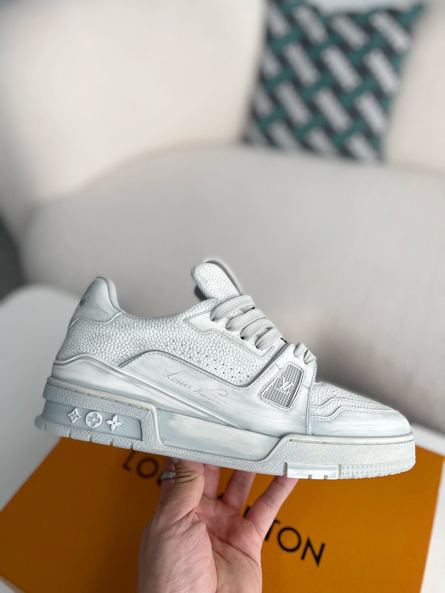 L X V SNEAKERS detail 6