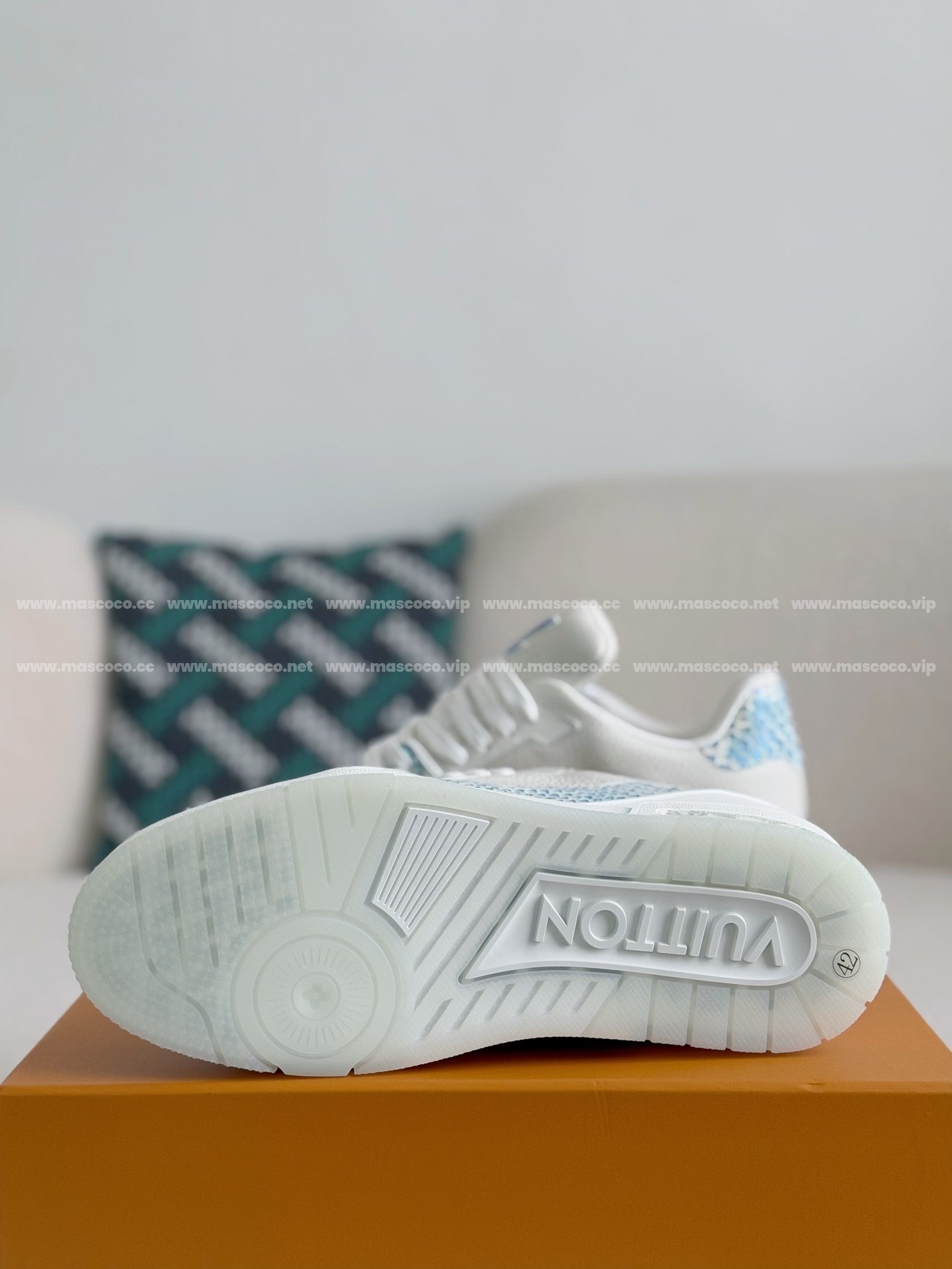 L X V TRAINER SNEAKERS detail 5