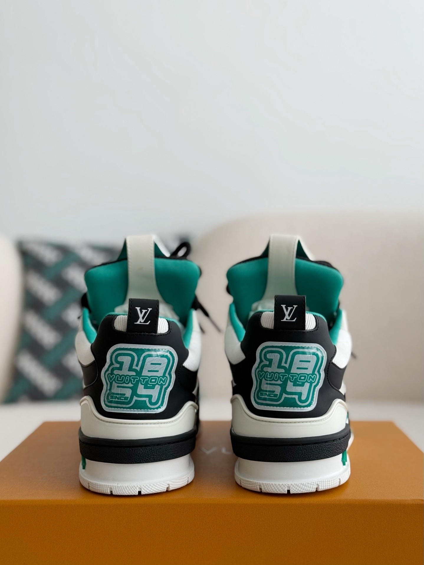 L X V RUNNER TATIC sneakers detail 3