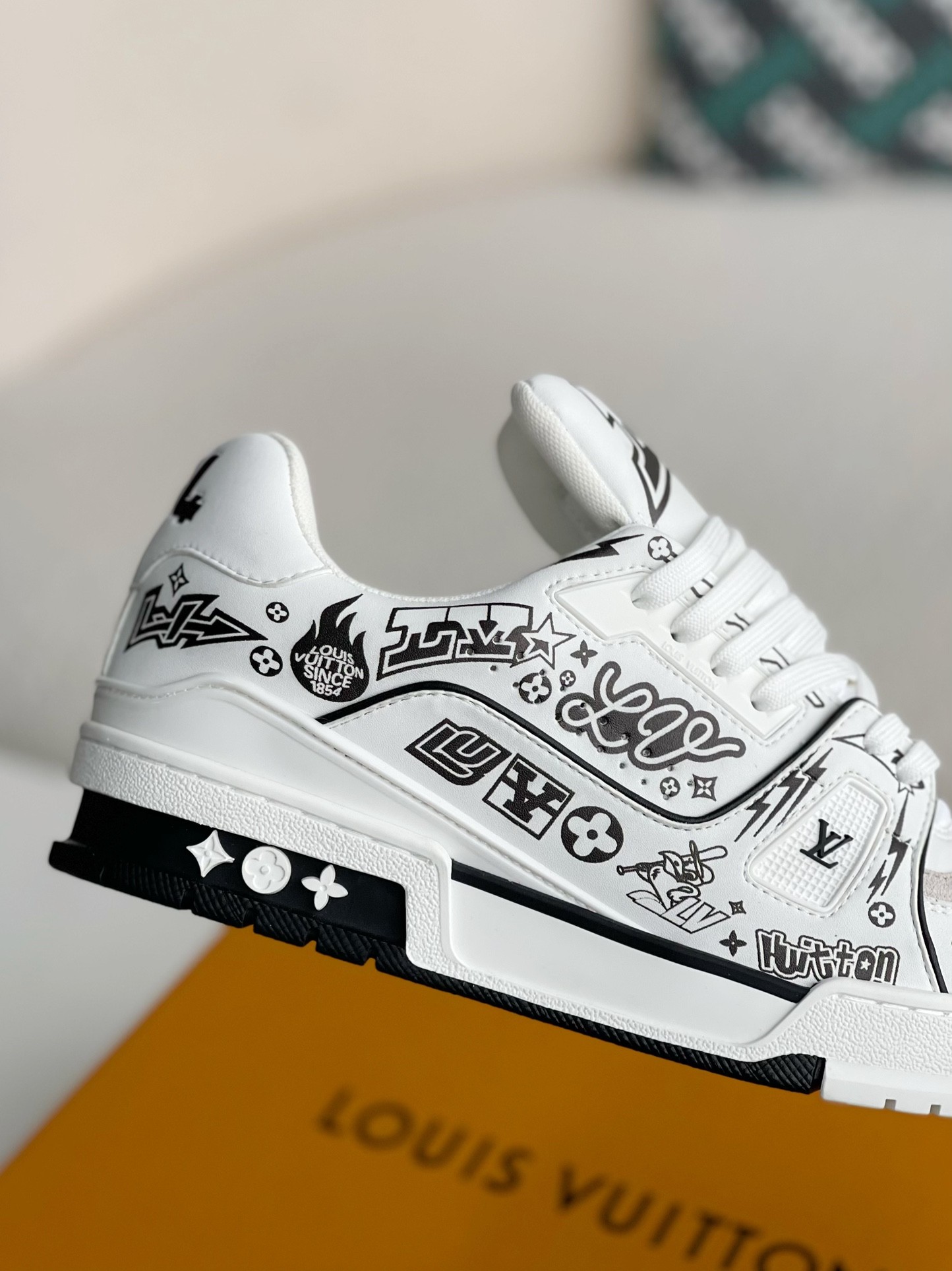 L X V SNEAKERS detail 7