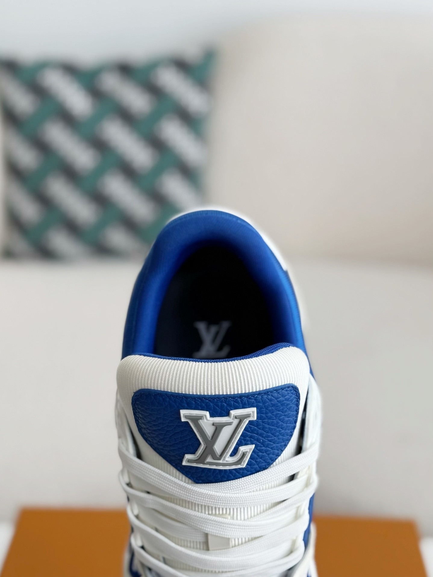 L X V TRAINER SNEAKERS detail 8