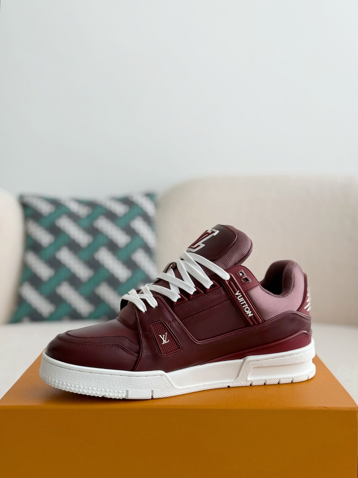 L X V TRAINER SNEAKERS detail 4