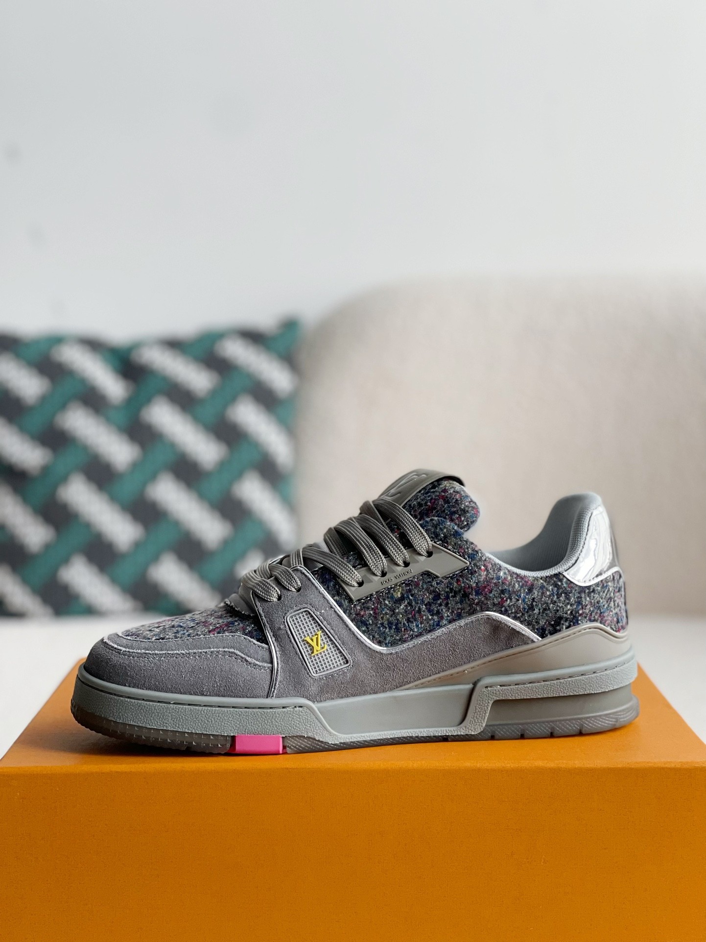 L X V SNEAKERS detail 4
