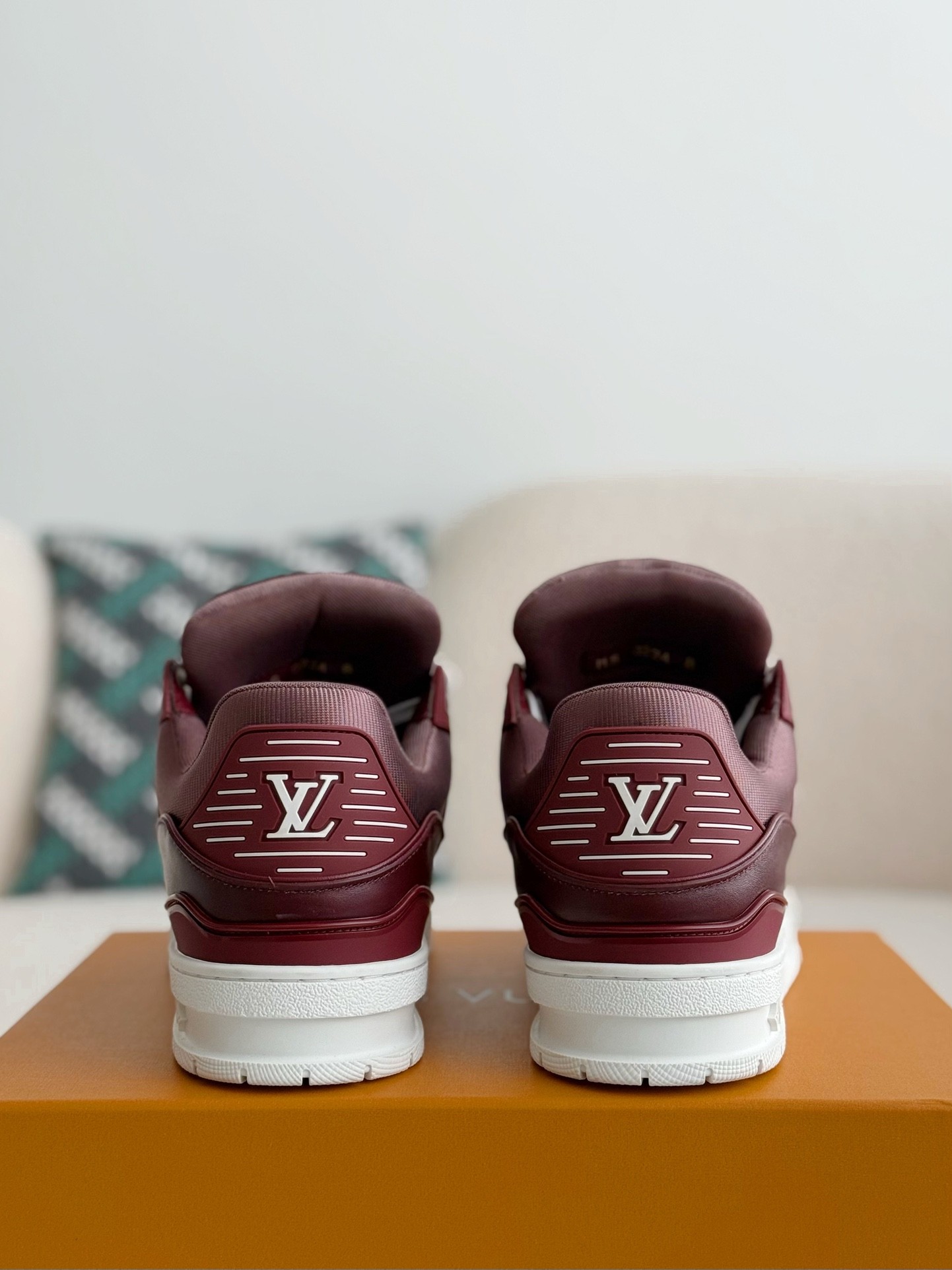 L X V TRAINER SNEAKERS detail 3