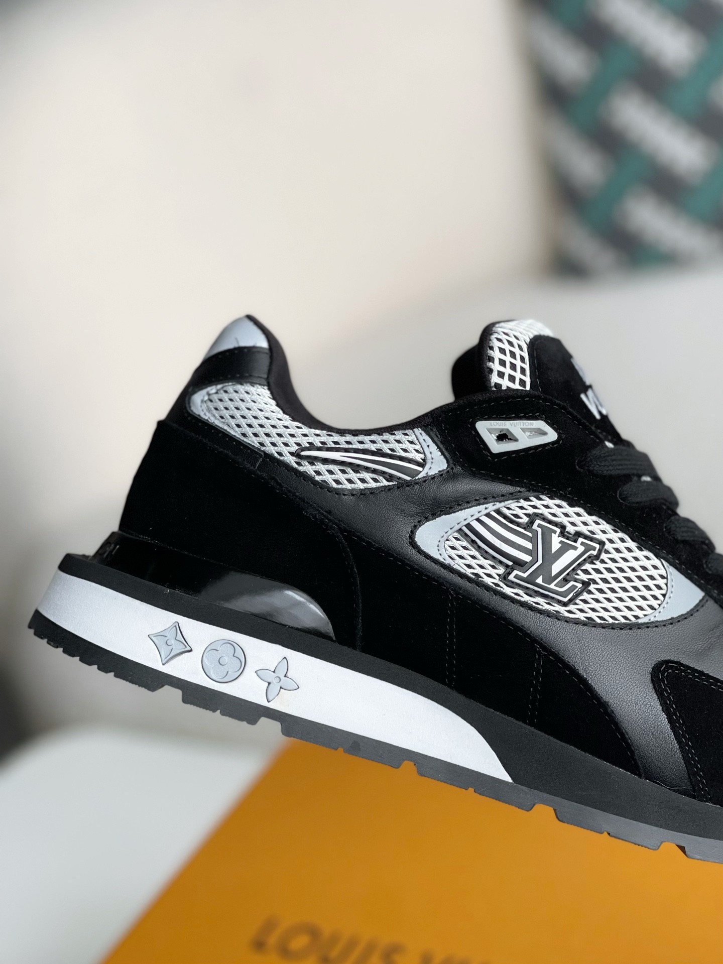 L X V SNEAKERS detail 7