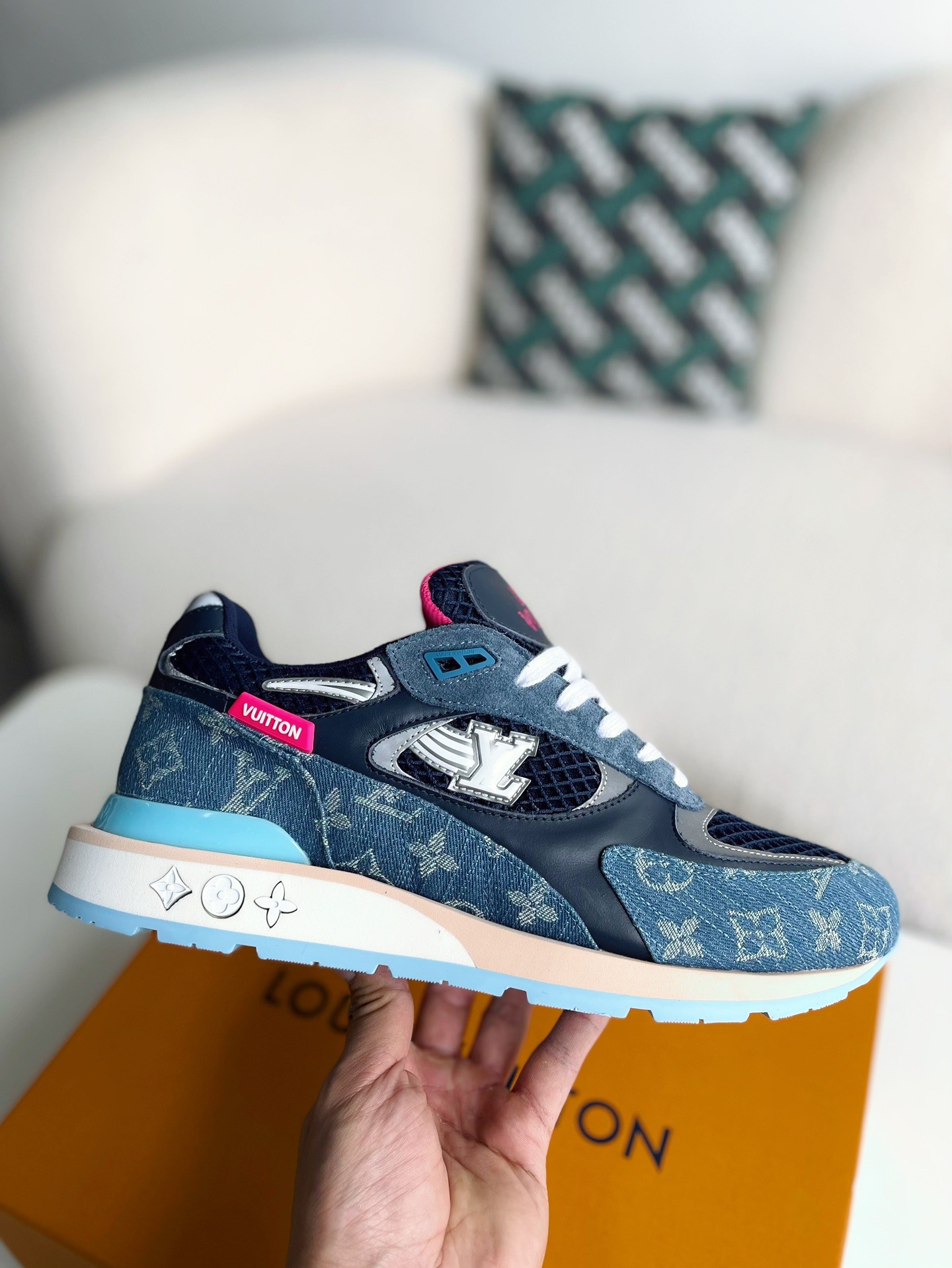 L X V Low-top running shoes detail 6