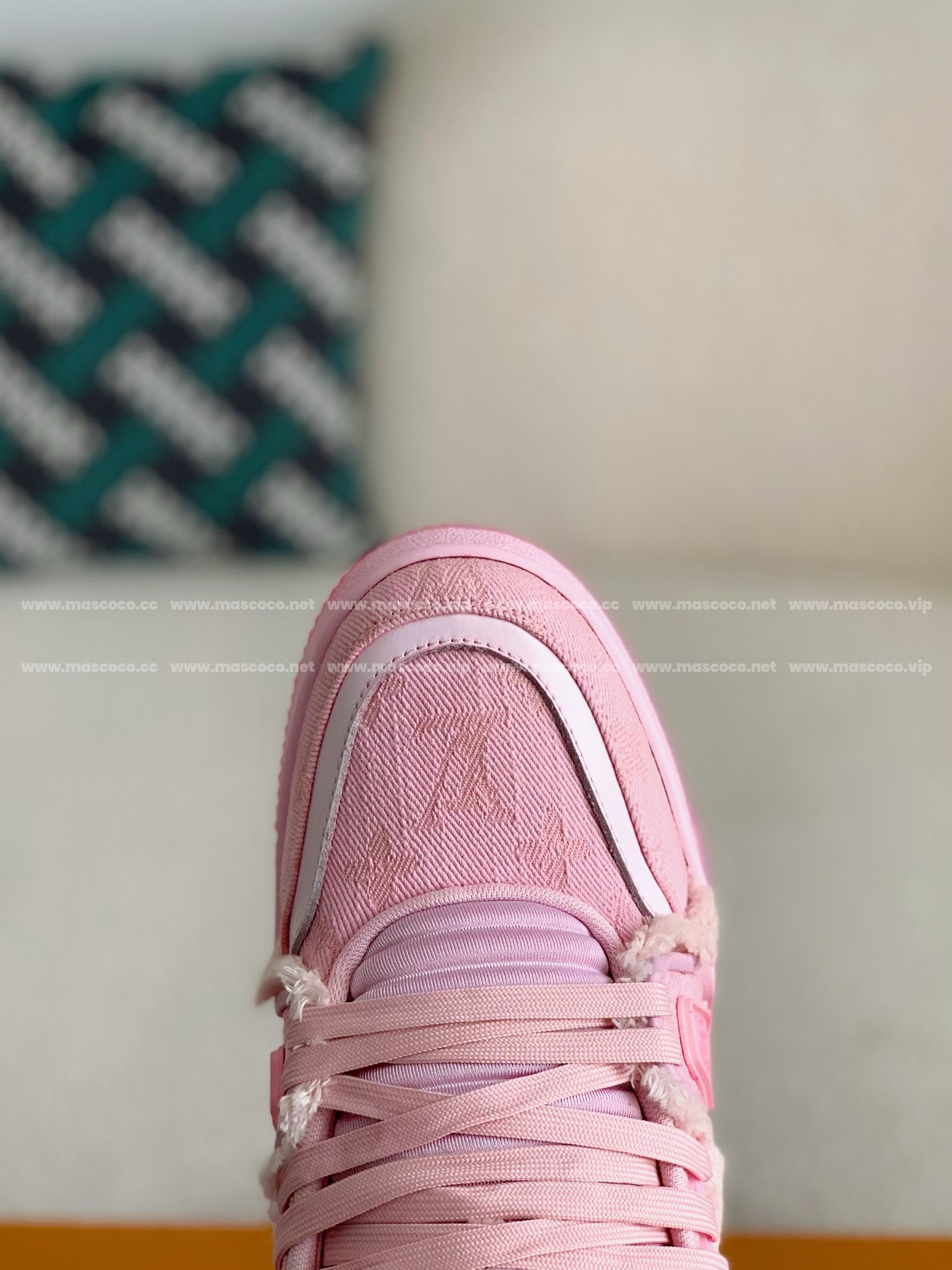 L X V TRAINER SNEAKERS detail 9