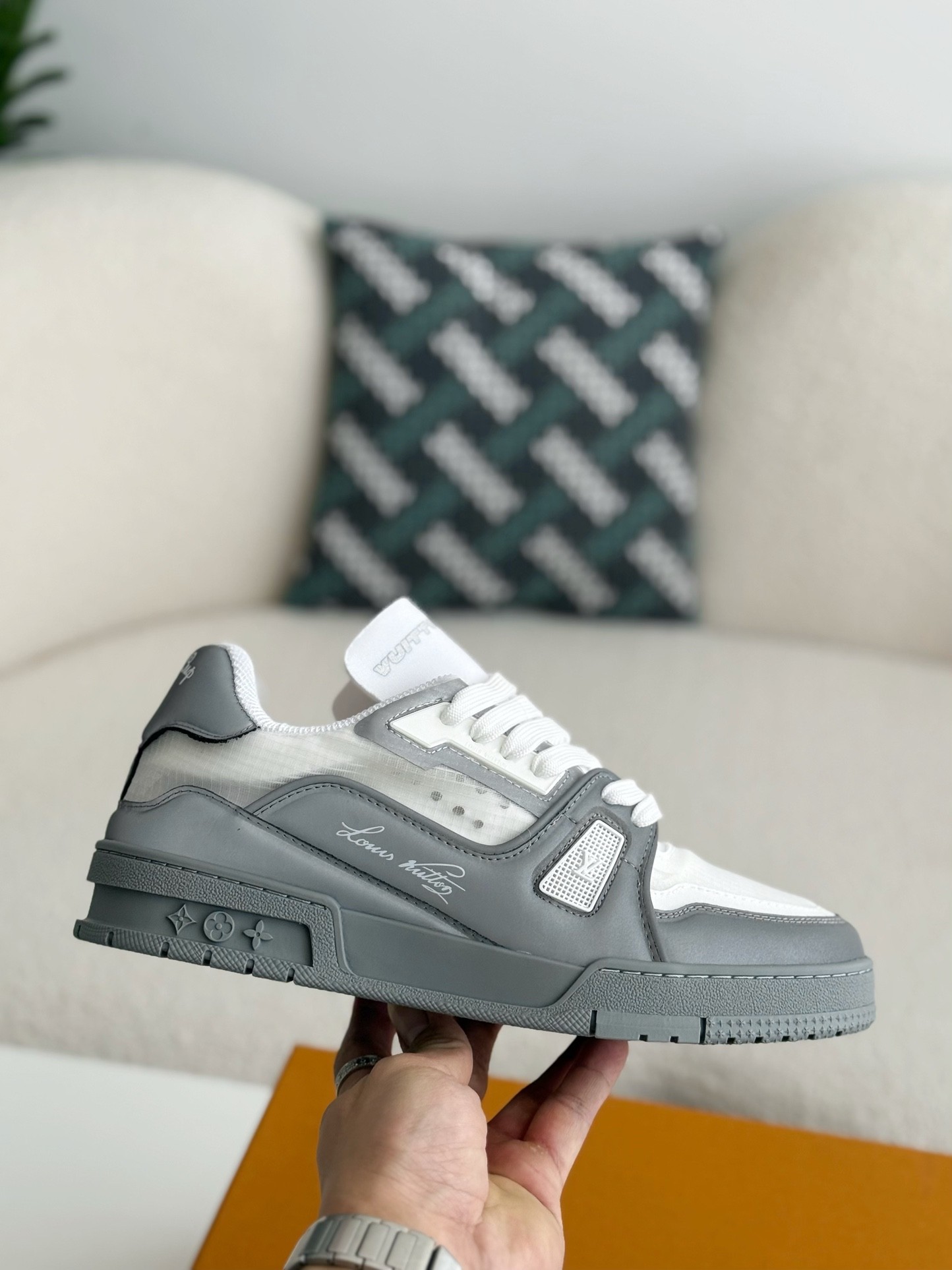 L X V TRAINER CUP SNEAKERS detail 8